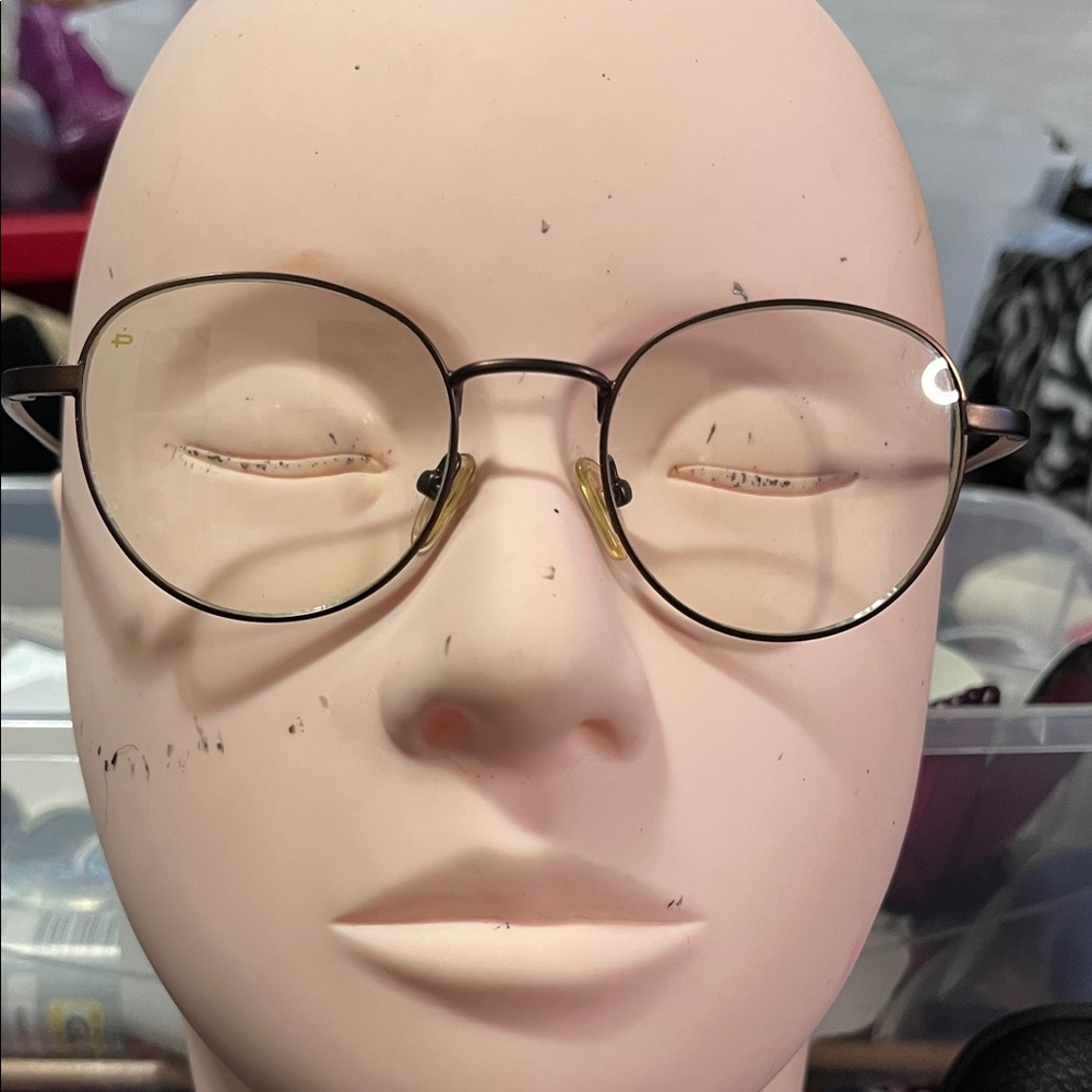 Elegant Gold Round Glasses